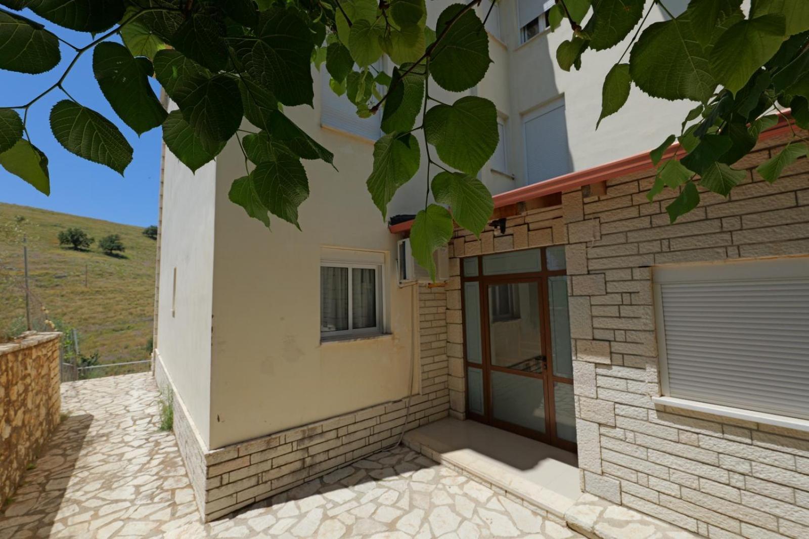 Appartement Llamani *